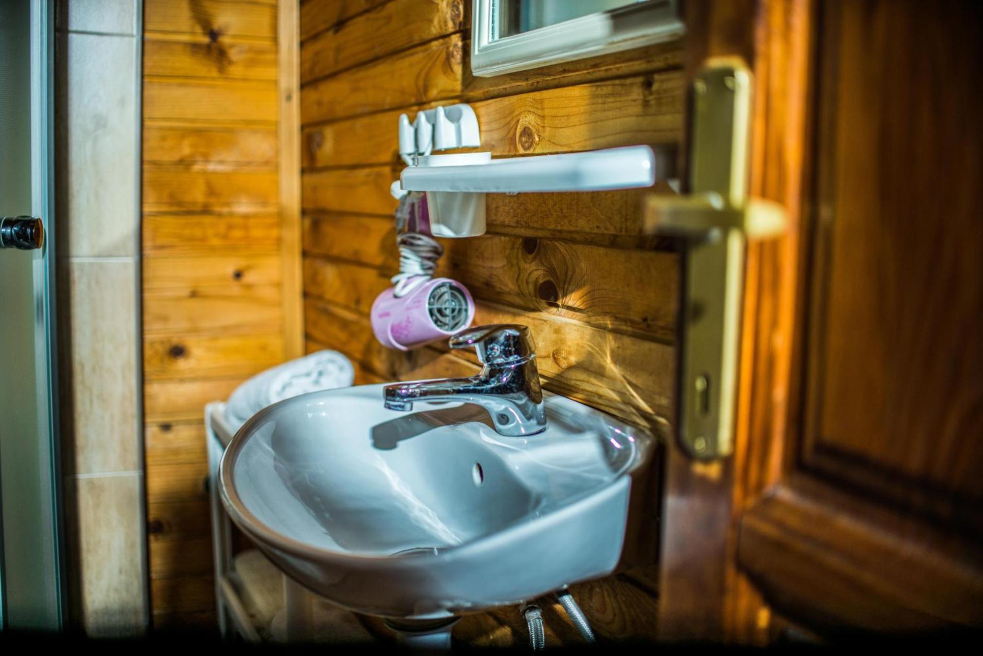 Wooden Village Resort Ponari Εξωτερικό φωτογραφία